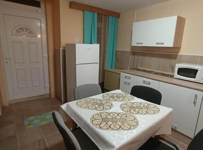 Kata דירה